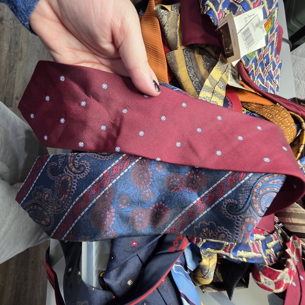 Box Of 49 Ties!! Lots With Tags Still On! - Picture 14 of 16